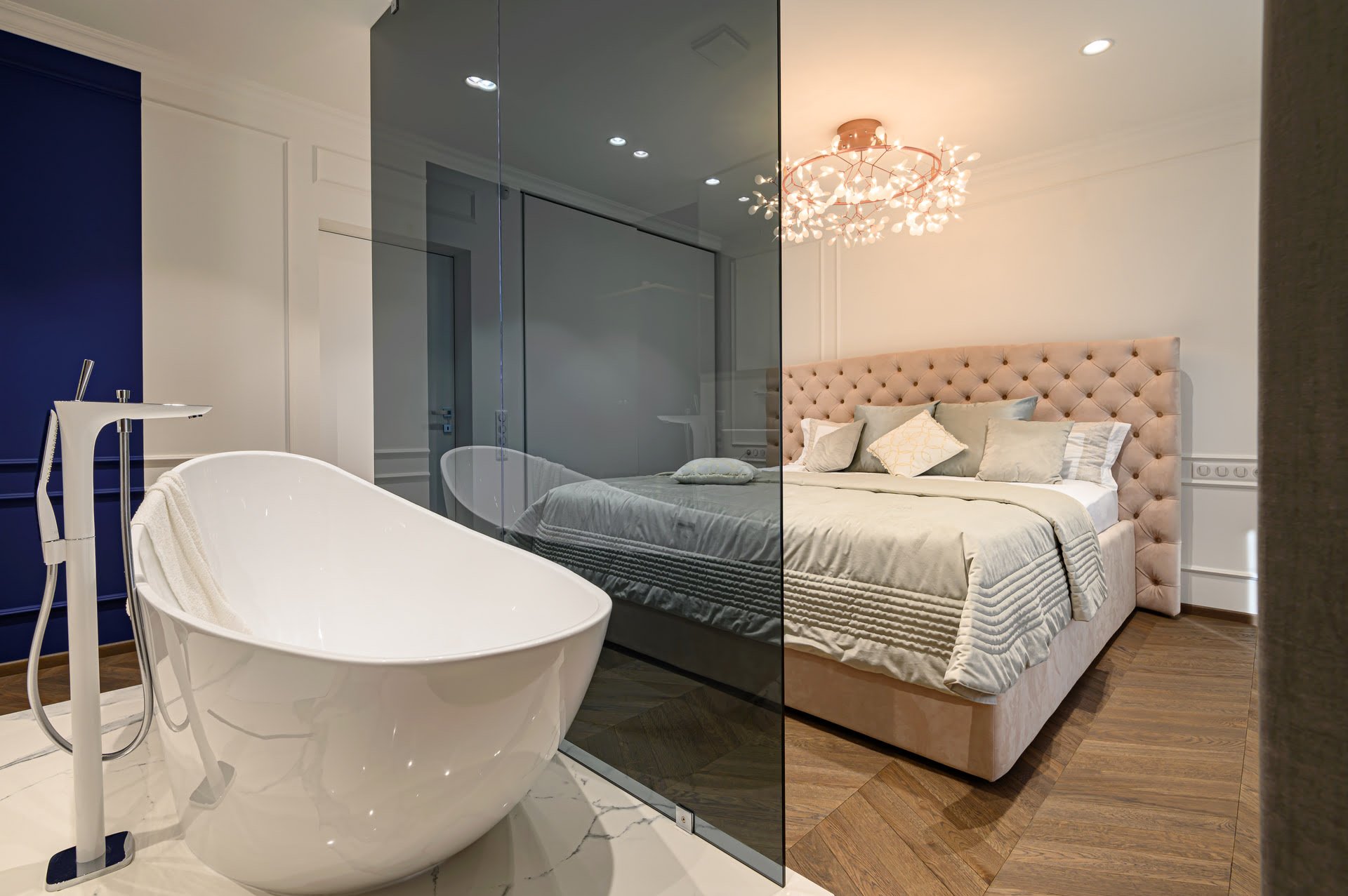 Étagère en Verre sur Mesure : maximiser l’espace avec panache ! 5 cloison interieur en verre sur mesure